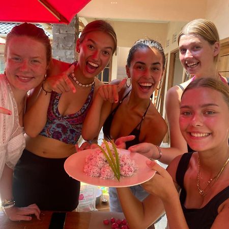 La Boheme Mini Vandrarhem Gili Trawangan Exteriör bild
